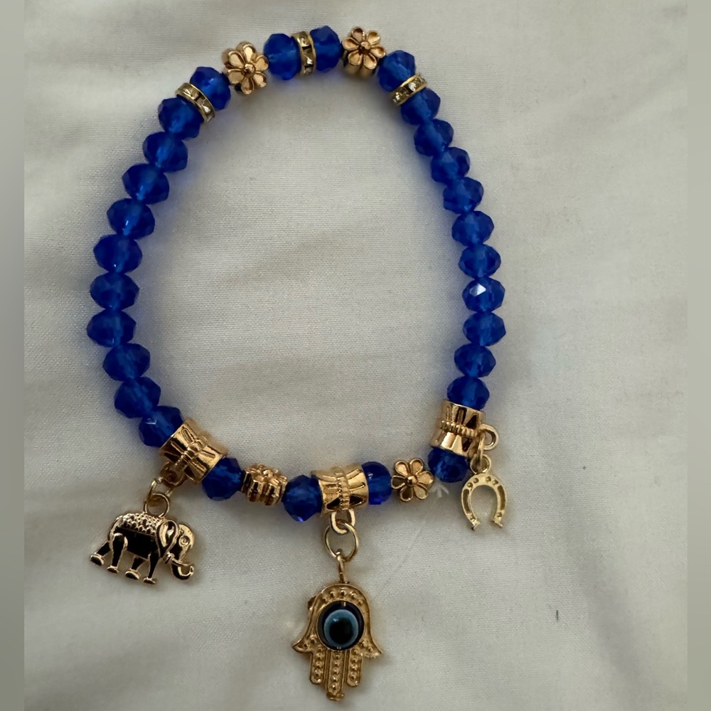 NWT.Unisex good luck elastic bracelet